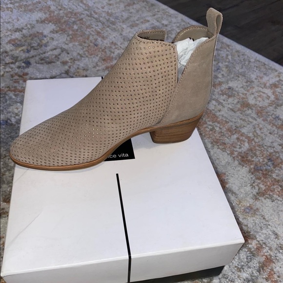Dolce Vita Shoes - NWT Dolce Vita booties